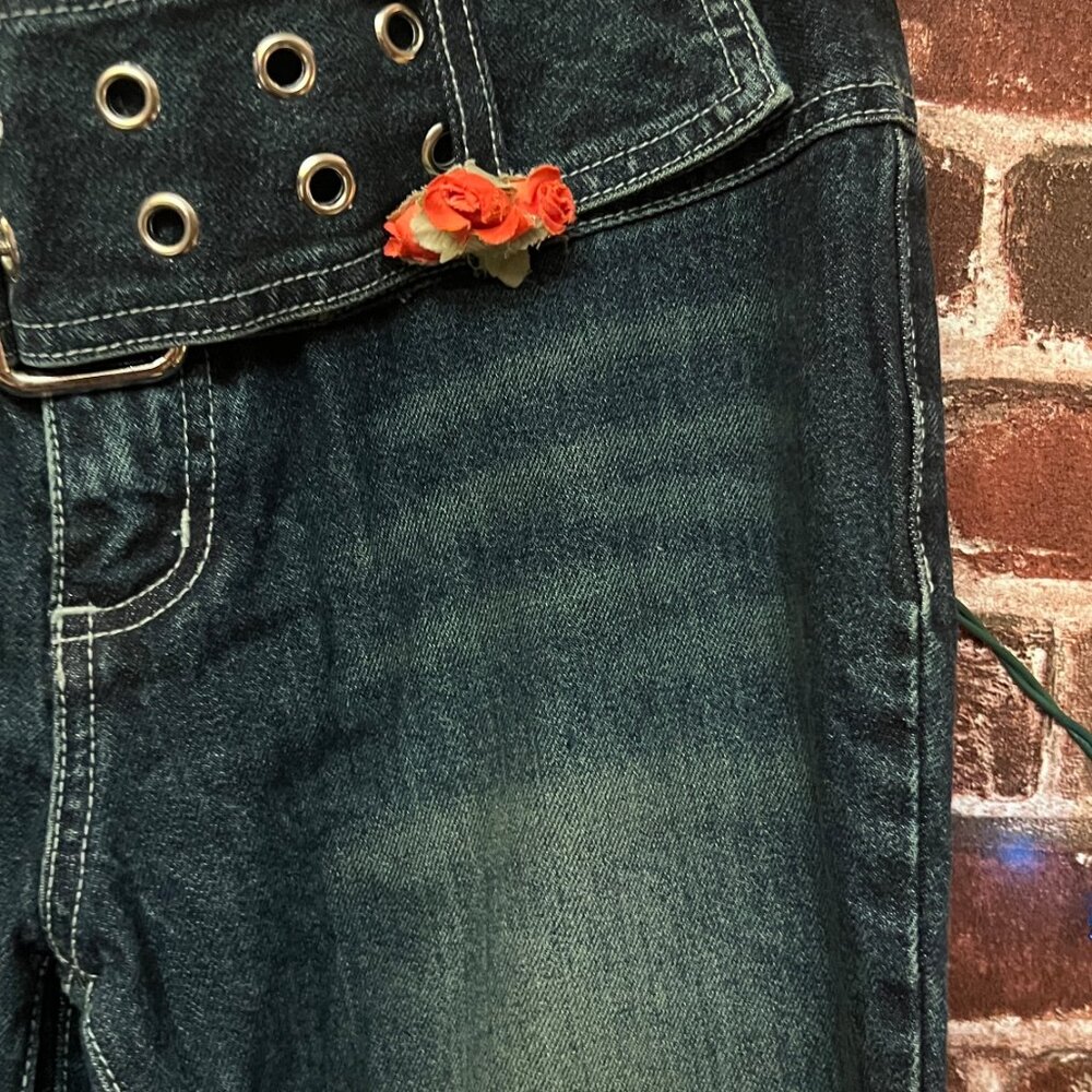 Stylish Black Denim Jeans - Picture 4 of 10